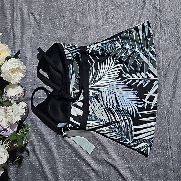 Coastal Blue Swim Top size M 8-10 - Picture 2 of 6